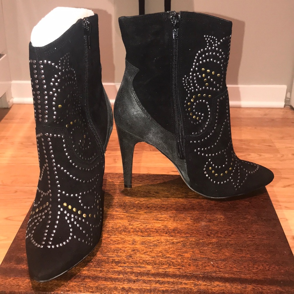 Never Worn - Black Aldo Leather & Suede Booties!!!